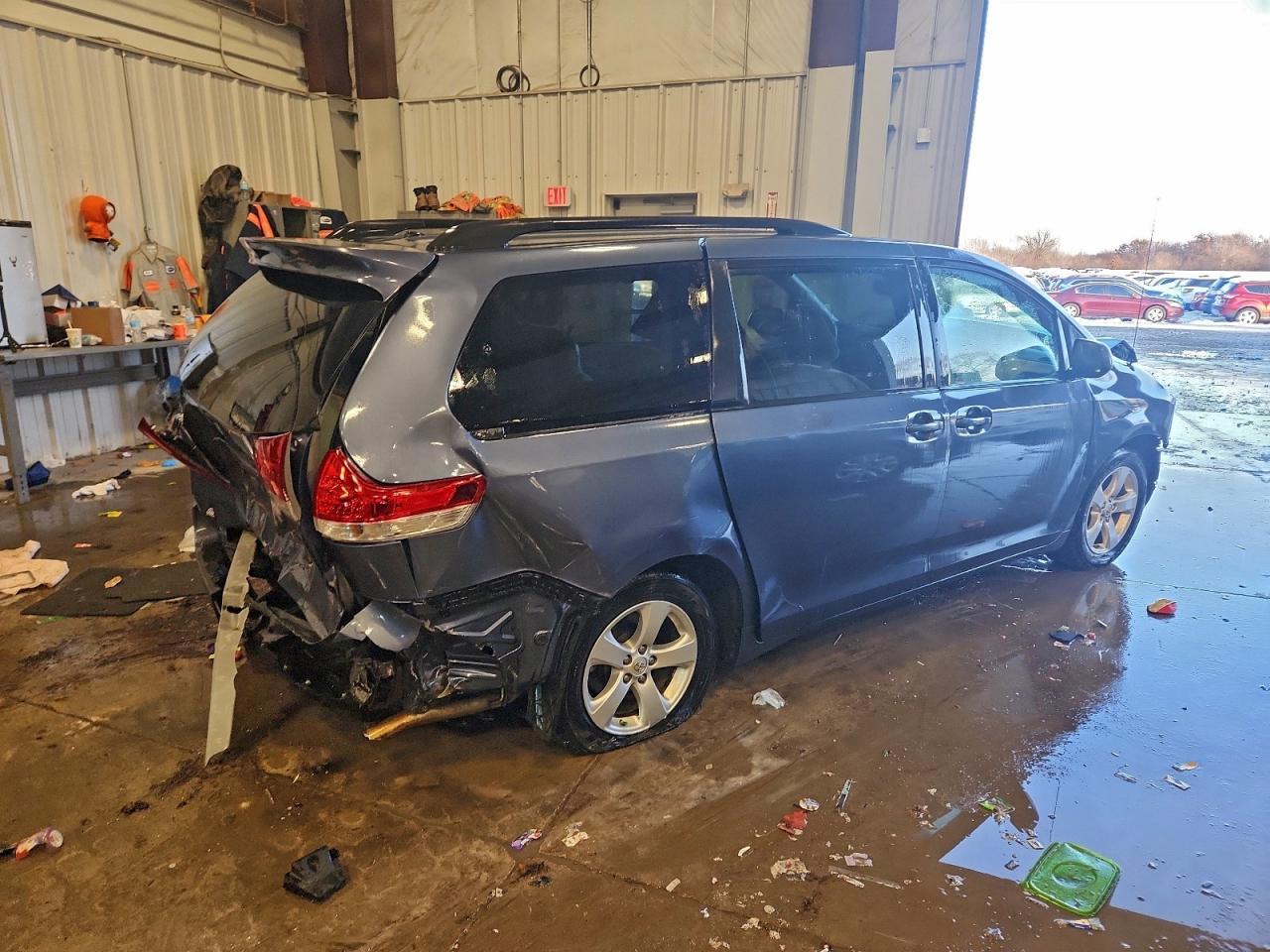 2014 TOYOTA SIENNA