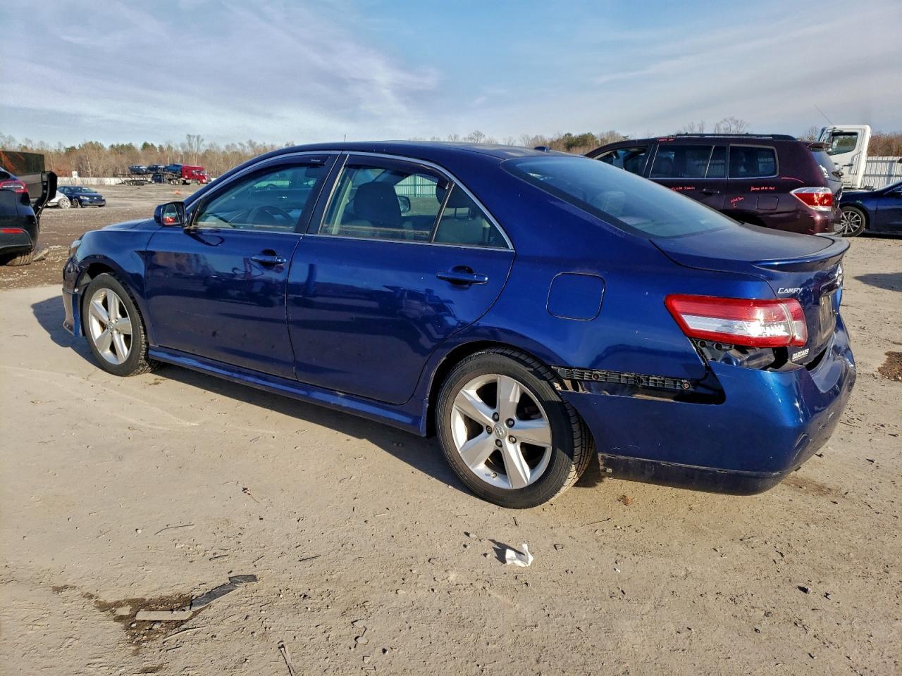 2011 TOYOTA CAMRY