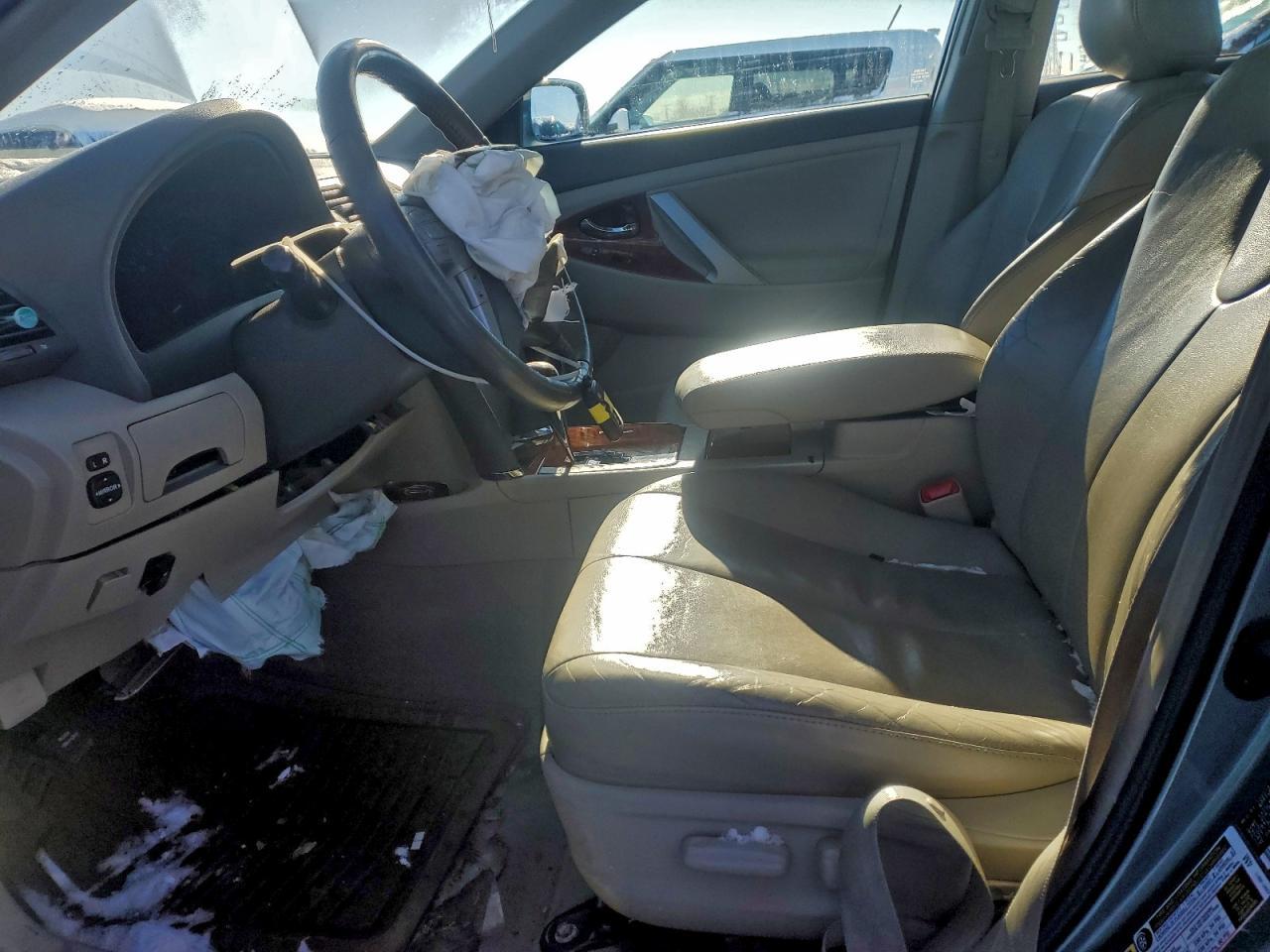 2011 TOYOTA CAMRY