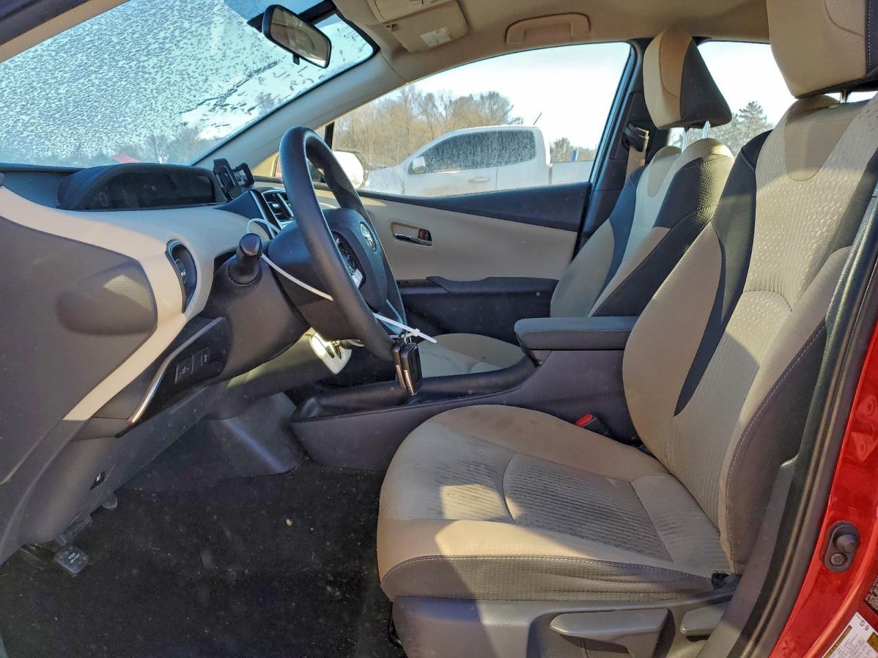 2016 TOYOTA PRIUS