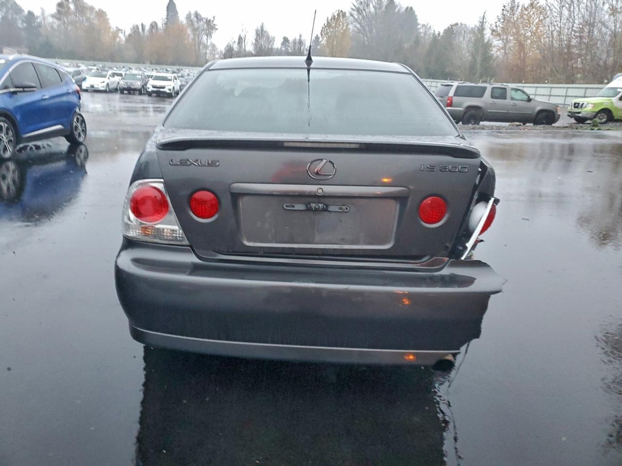 2003 LEXUS IS 300
