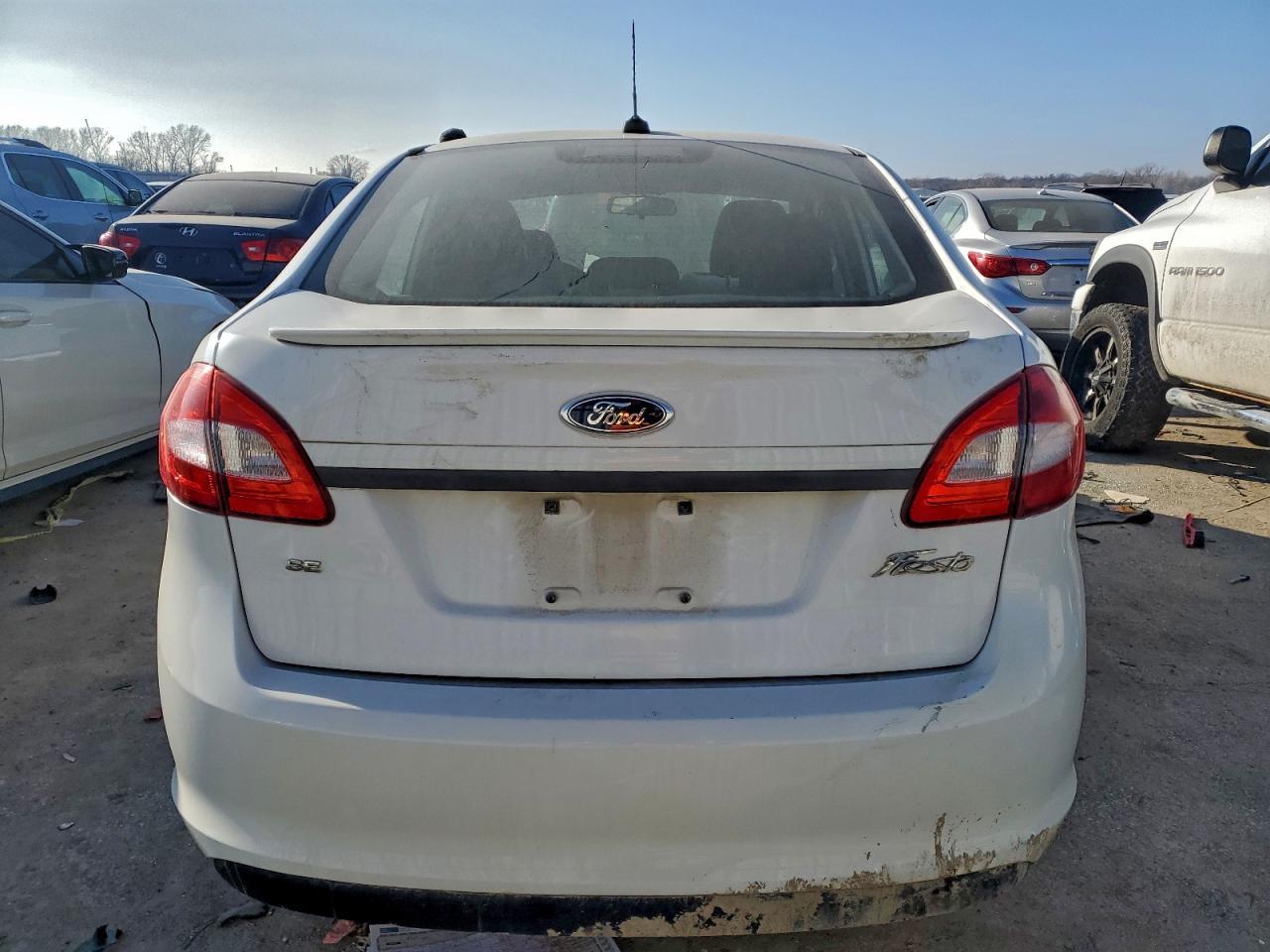 2013 FORD Fiesta