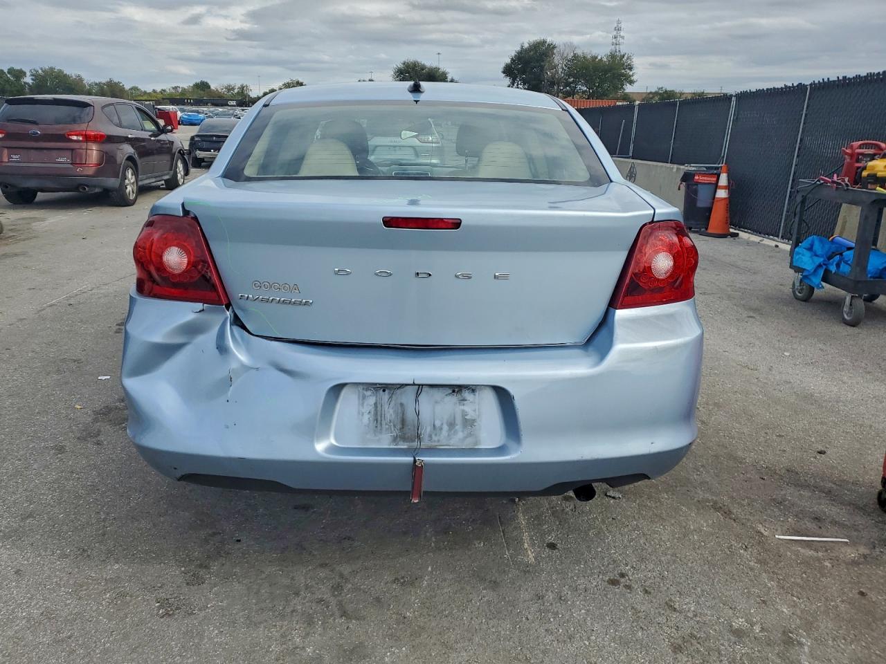 2013 DODGE Avenger