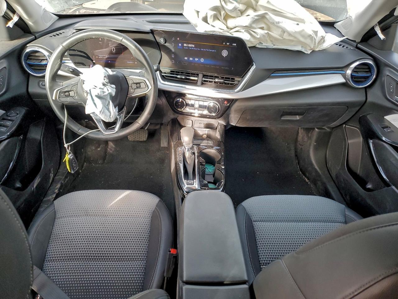 2025 CHEVROLET TRAX