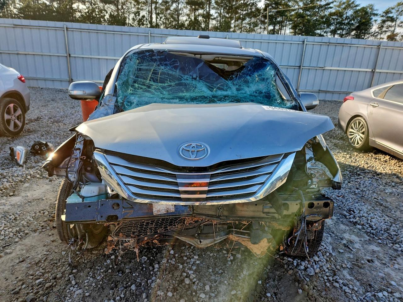 2017 TOYOTA SIENNA