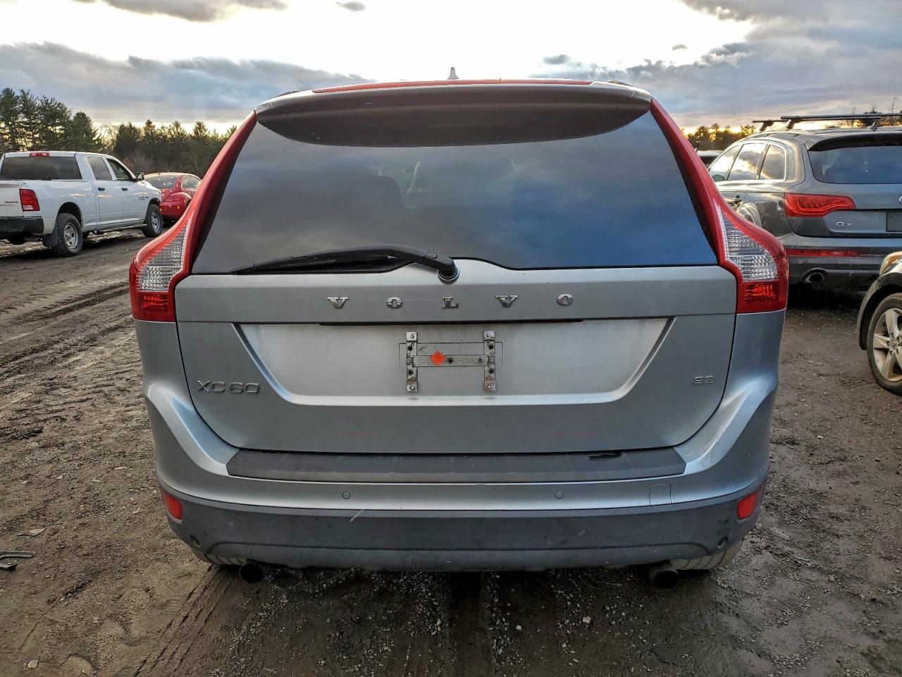 2010 VOLVO XC60