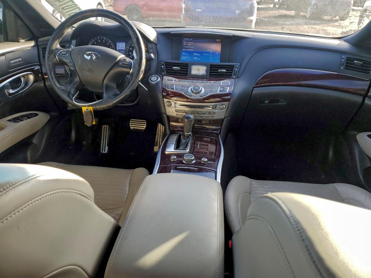 2016 INFINITI Q70