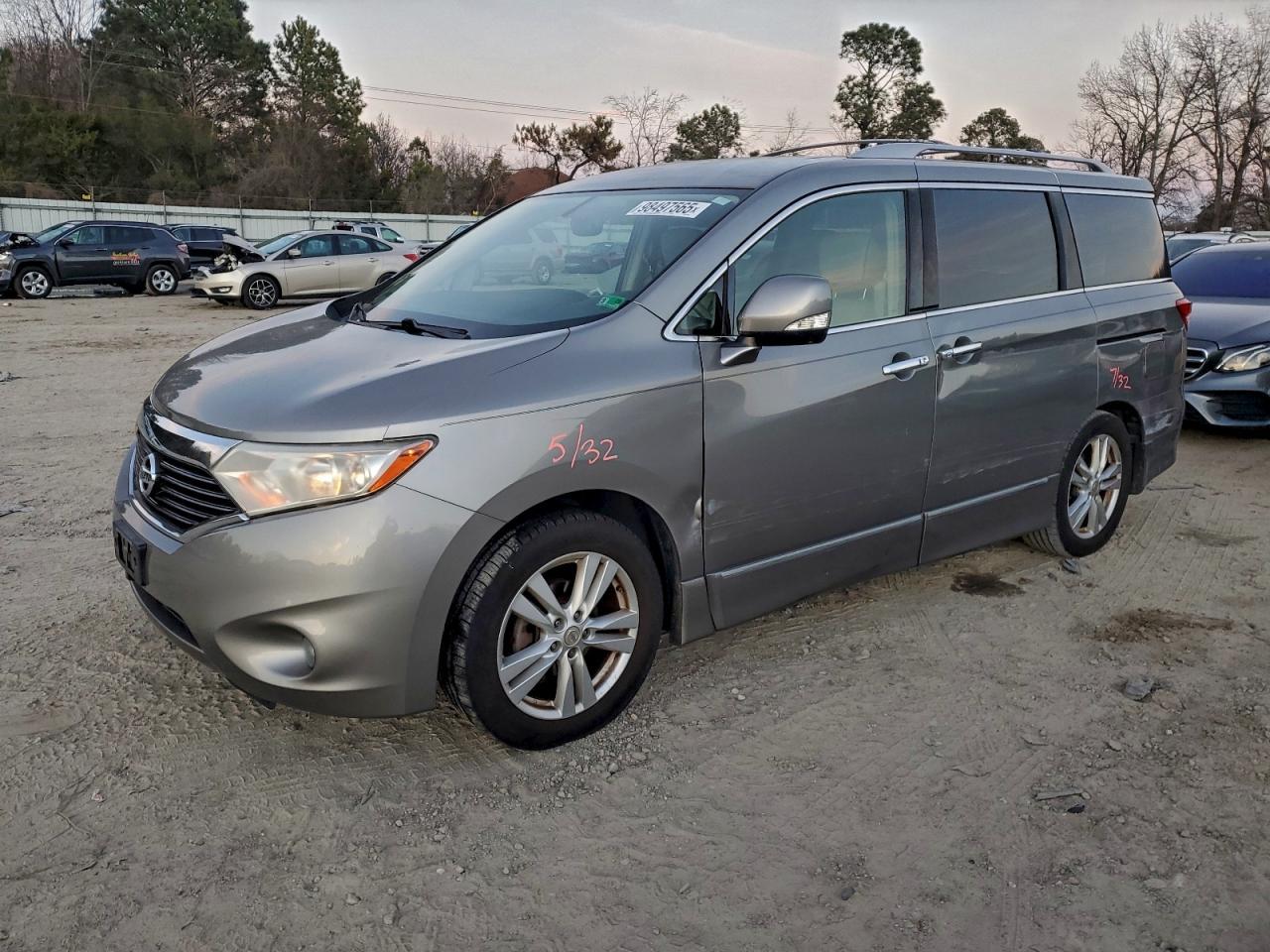 2012 NISSAN Quest