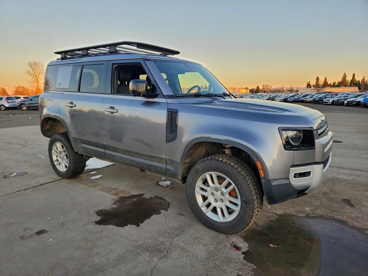 2024 LAND ROVER Defender