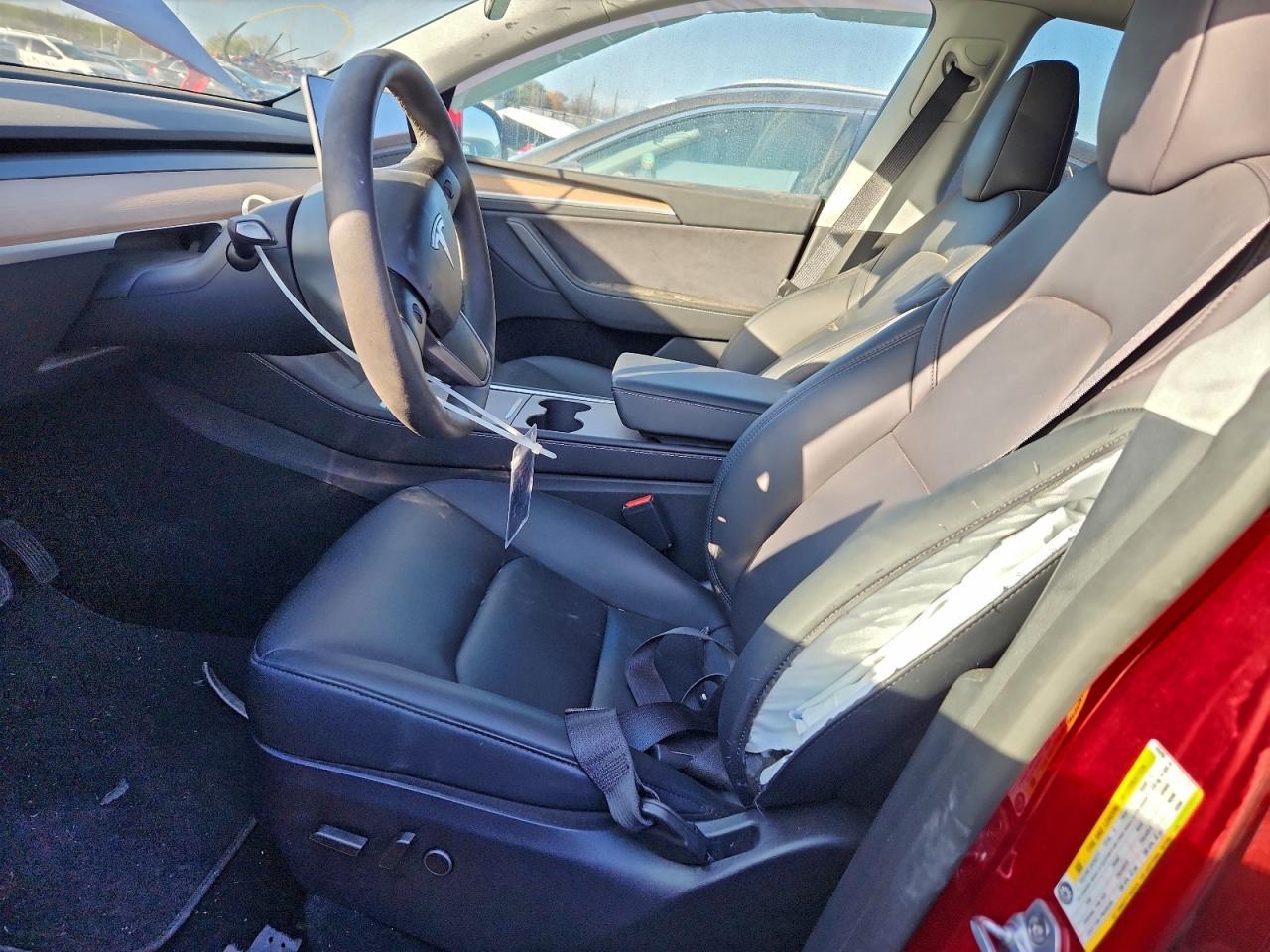 2025 TESLA MODEL Y