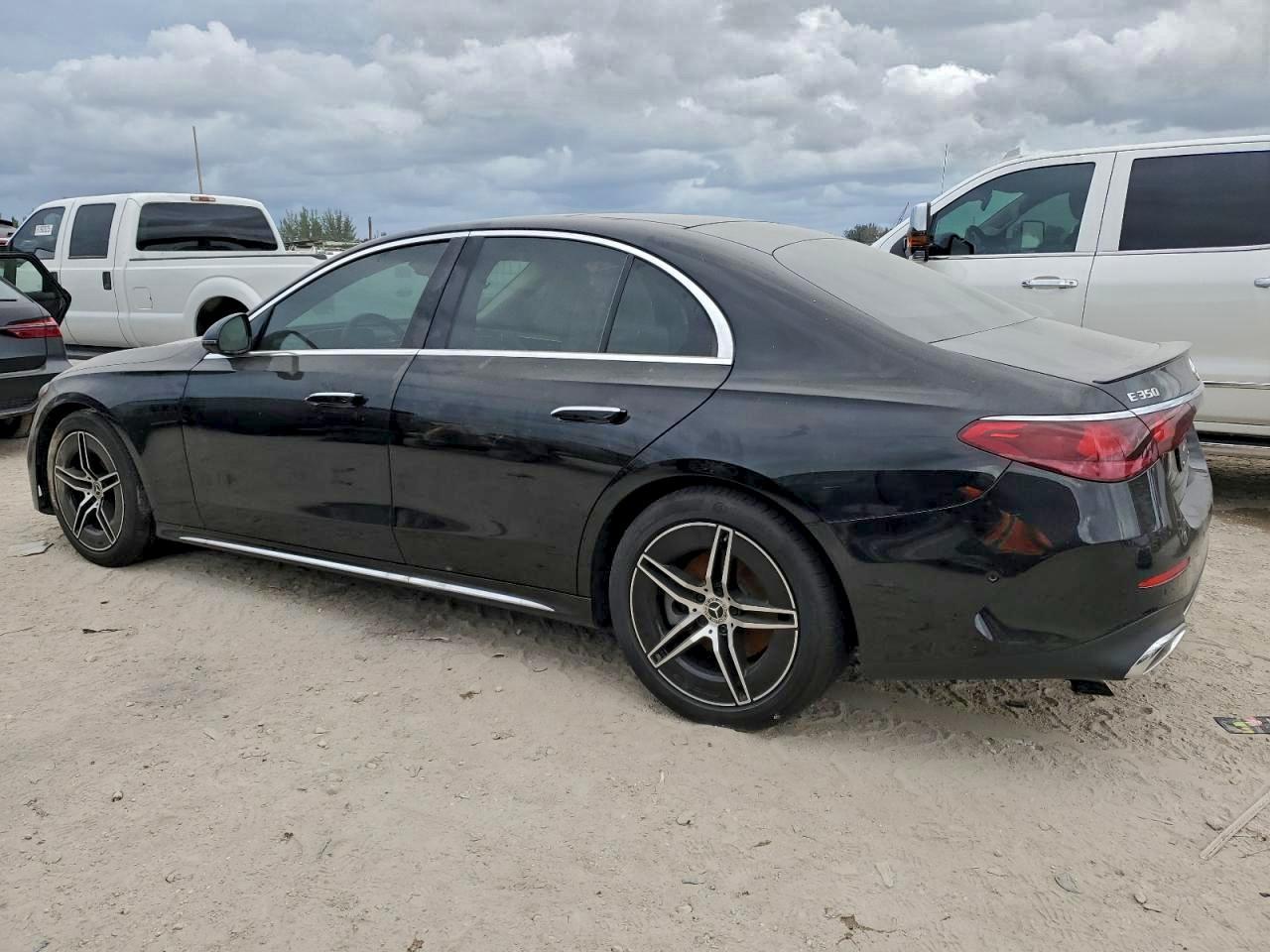 2025 MERCEDES-BENZ E-Class