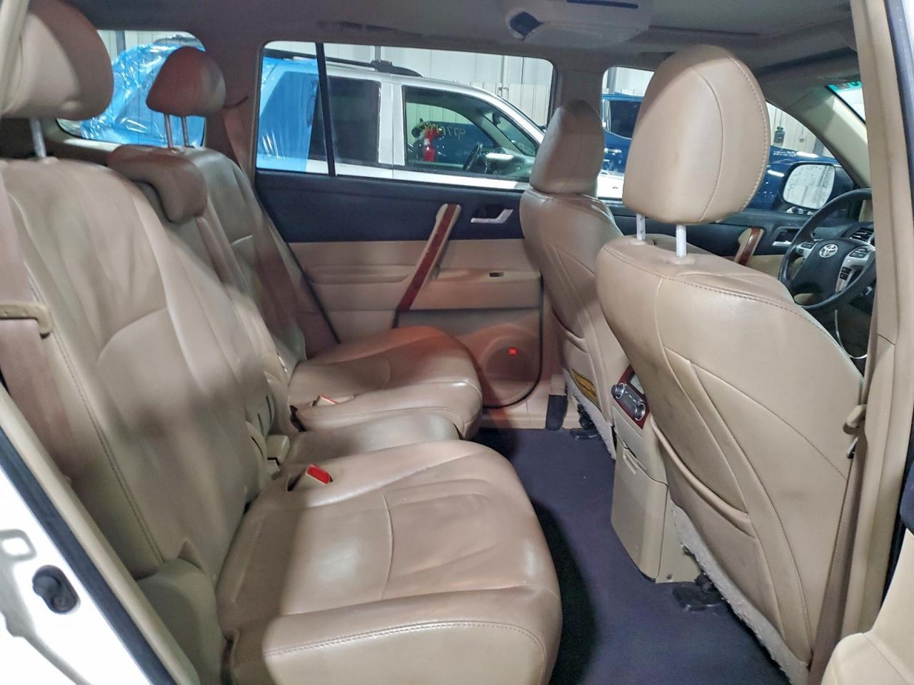 2012 TOYOTA HIGHLANDER
