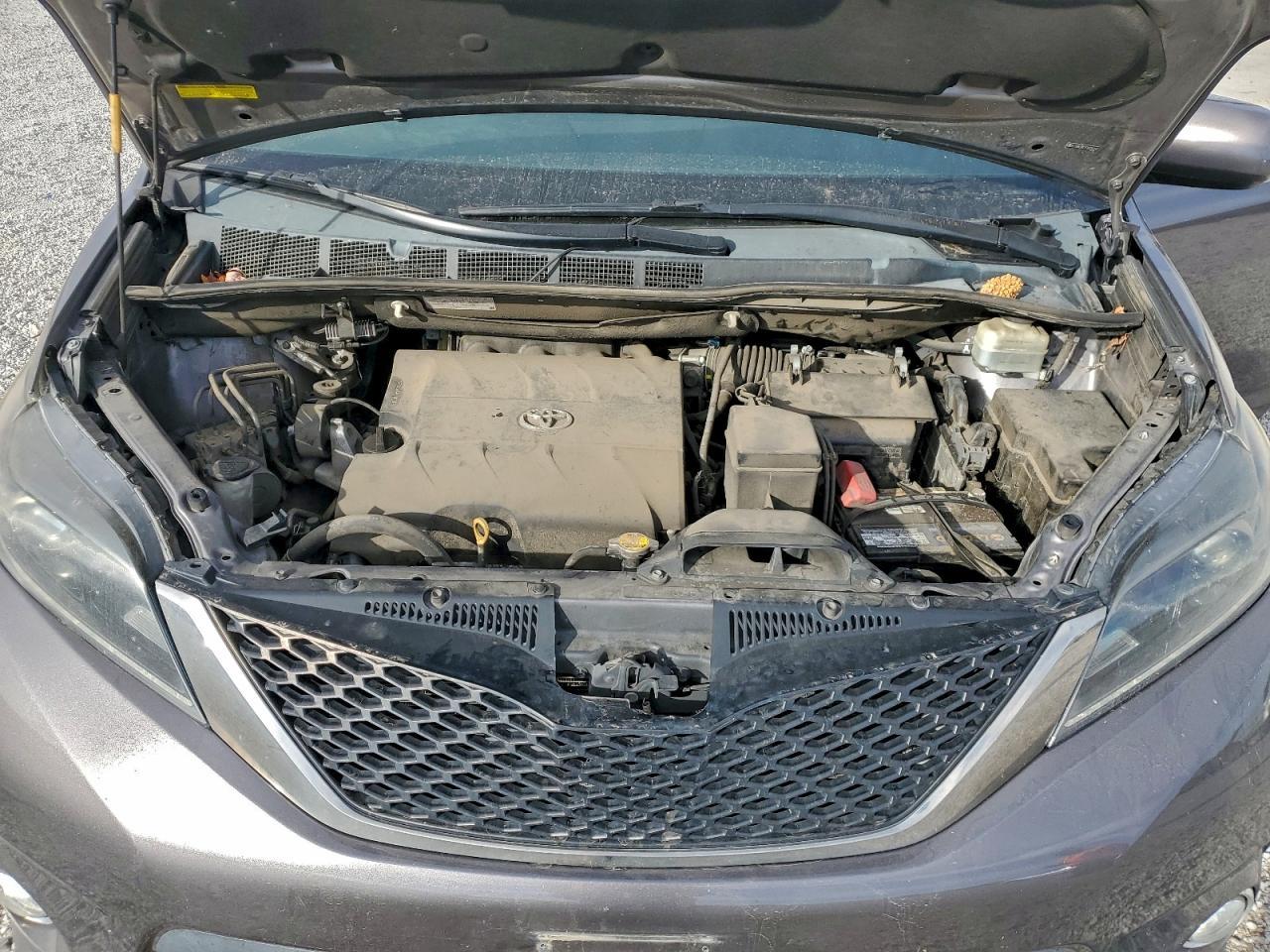 2015 TOYOTA SIENNA