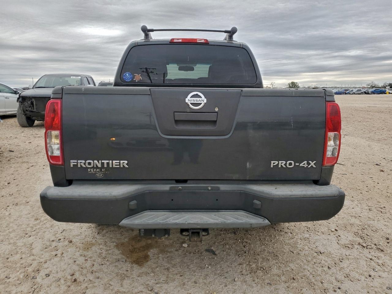 2011 NISSAN Frontier