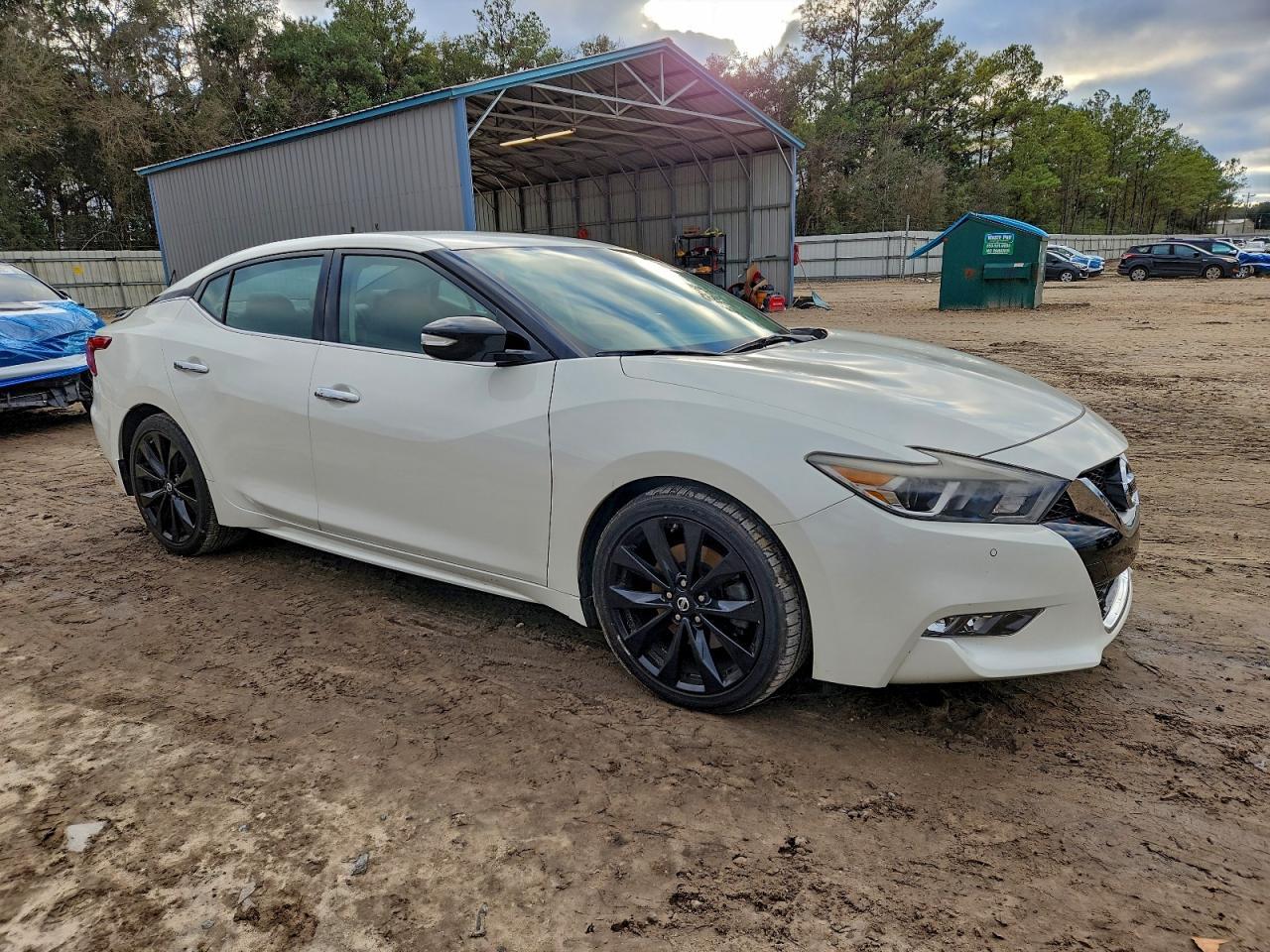 2017 NISSAN Maxima
