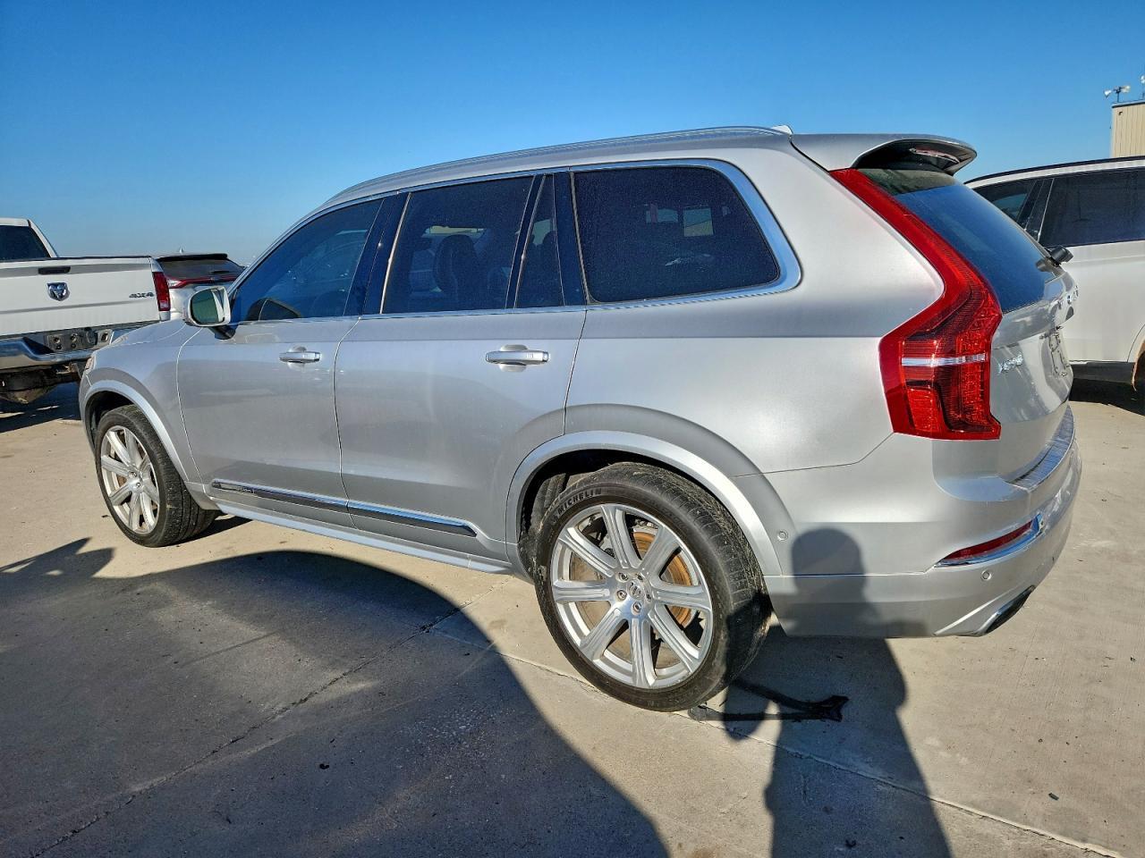2016 VOLVO XC90