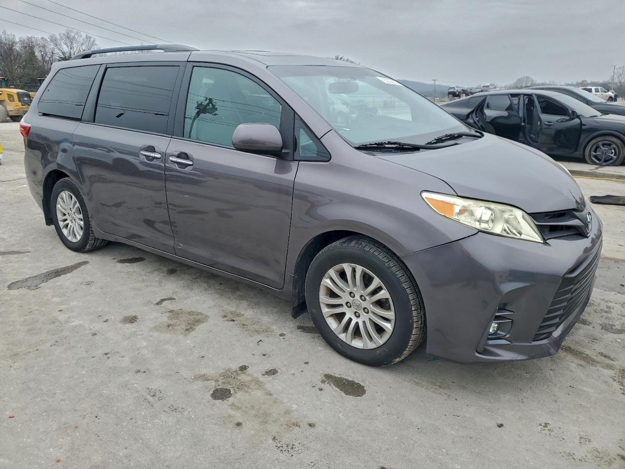 2017 TOYOTA SIENNA