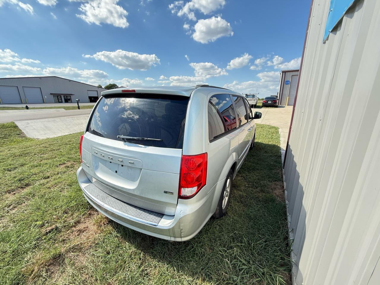 2011 DODGE GRAND CARAVAN