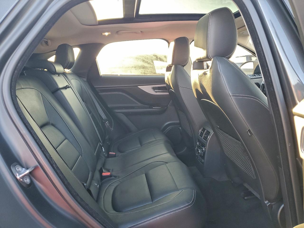 2017 JAGUAR F-Pace