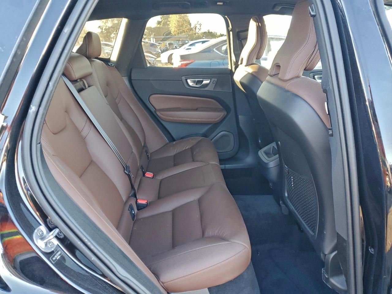 2024 VOLVO XC60