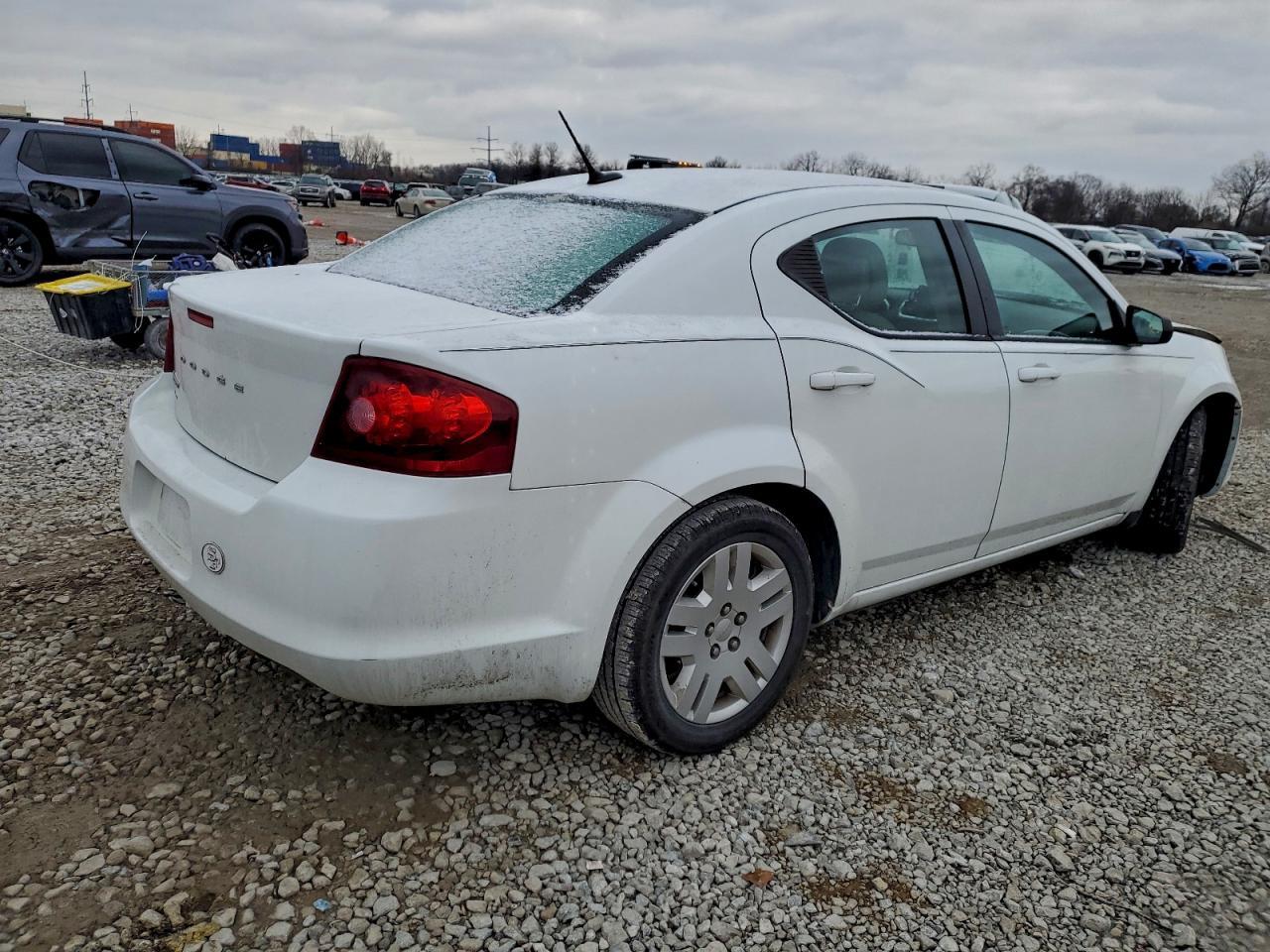 2013 DODGE Avenger