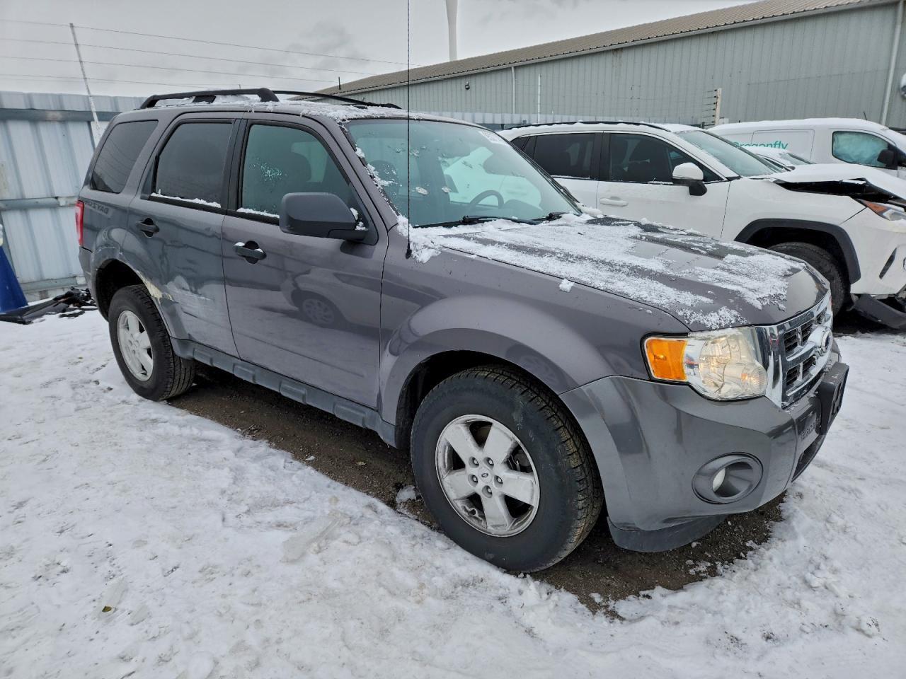 2010 FORD ESCAPE