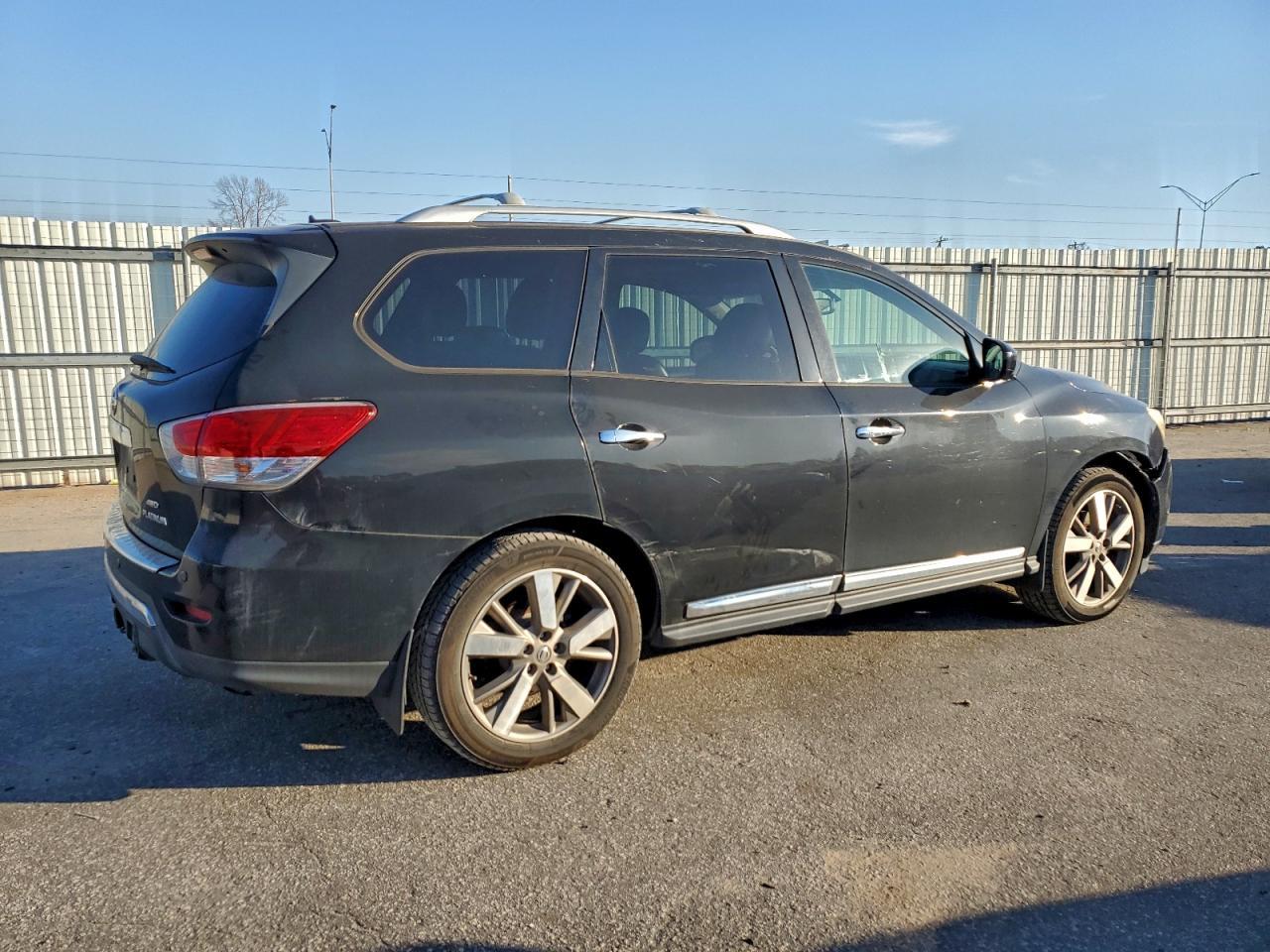 2015 NISSAN PATHFINDER