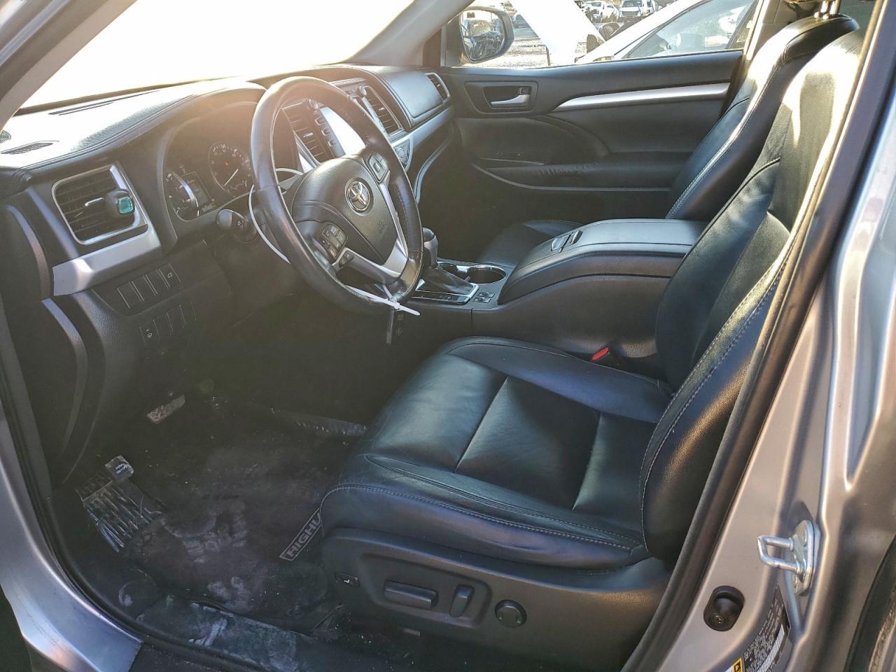 2015 TOYOTA HIGHLANDER