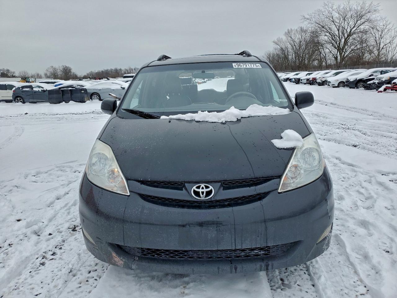2009 TOYOTA SIENNA