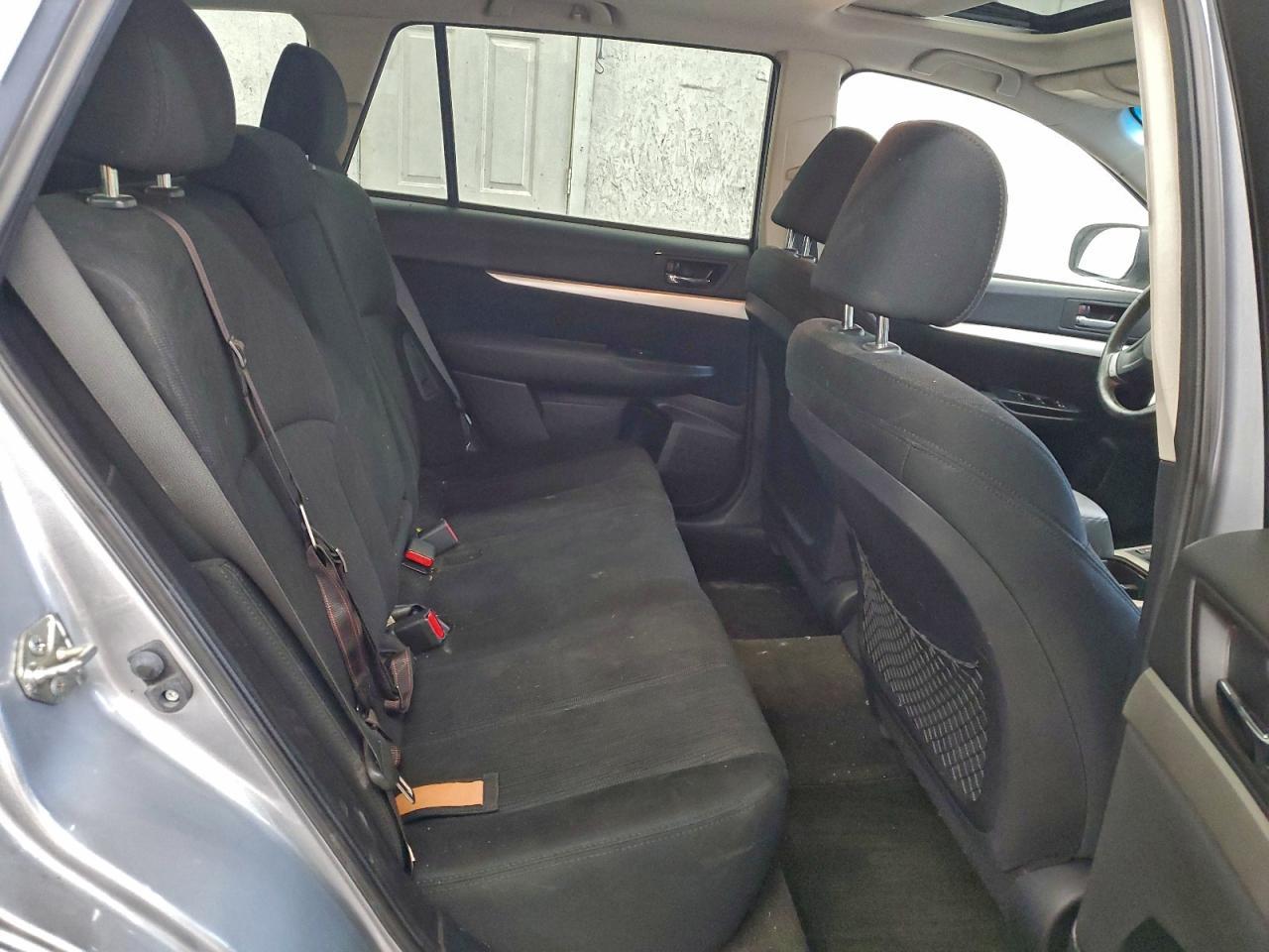 2013 SUBARU Outback