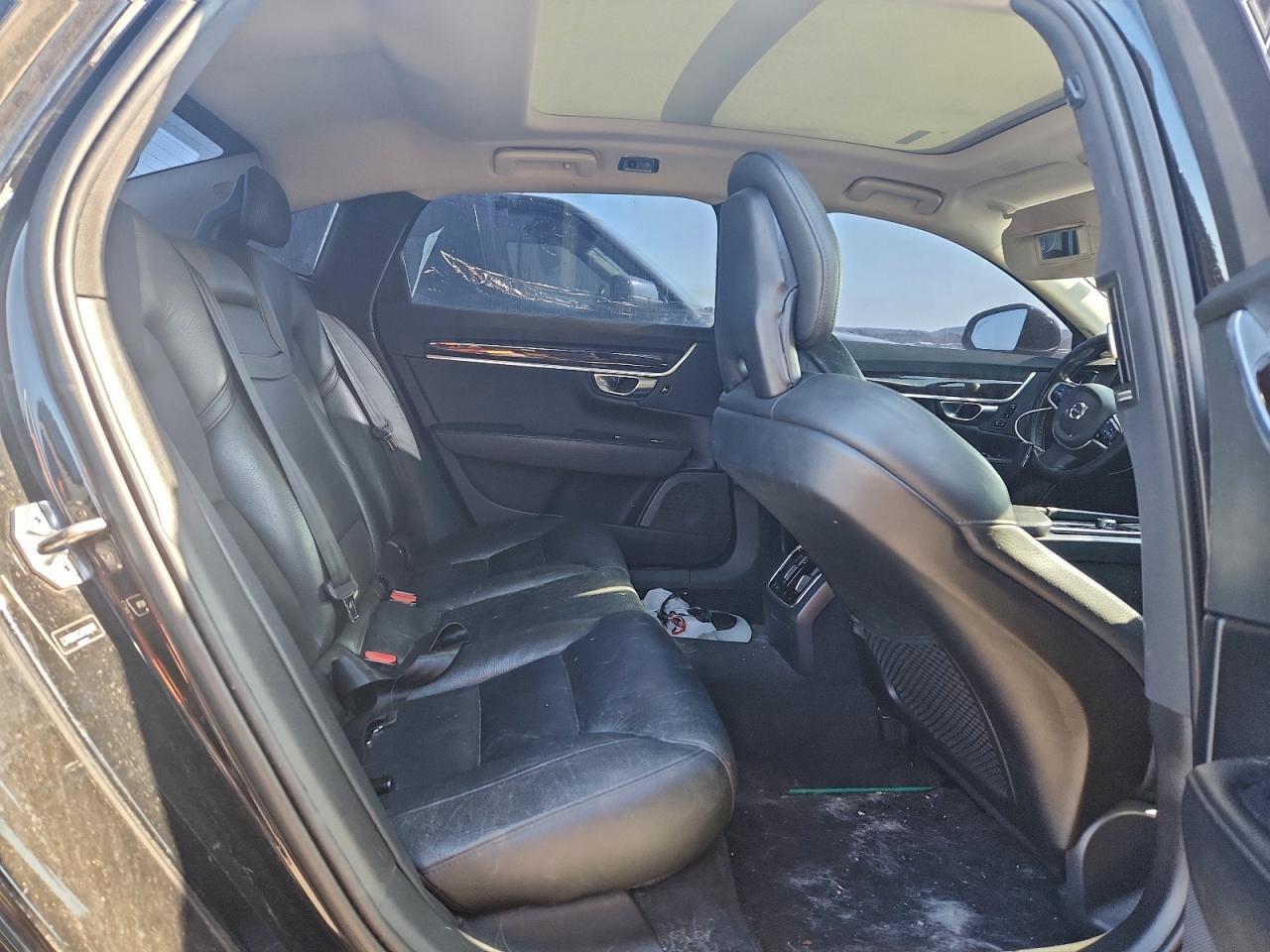 2018 VOLVO S90