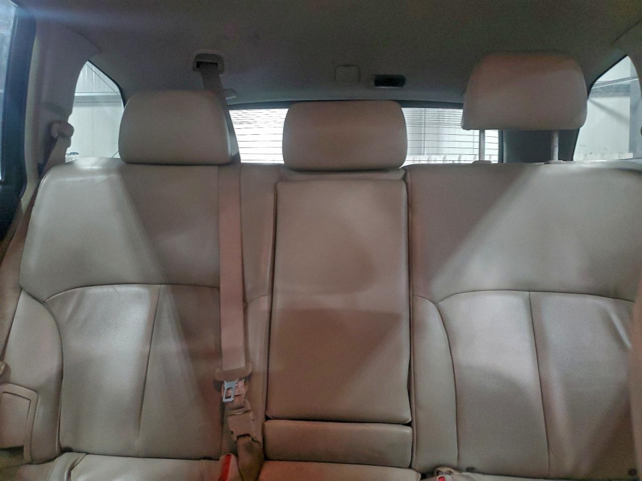 2011 SUBARU Outback