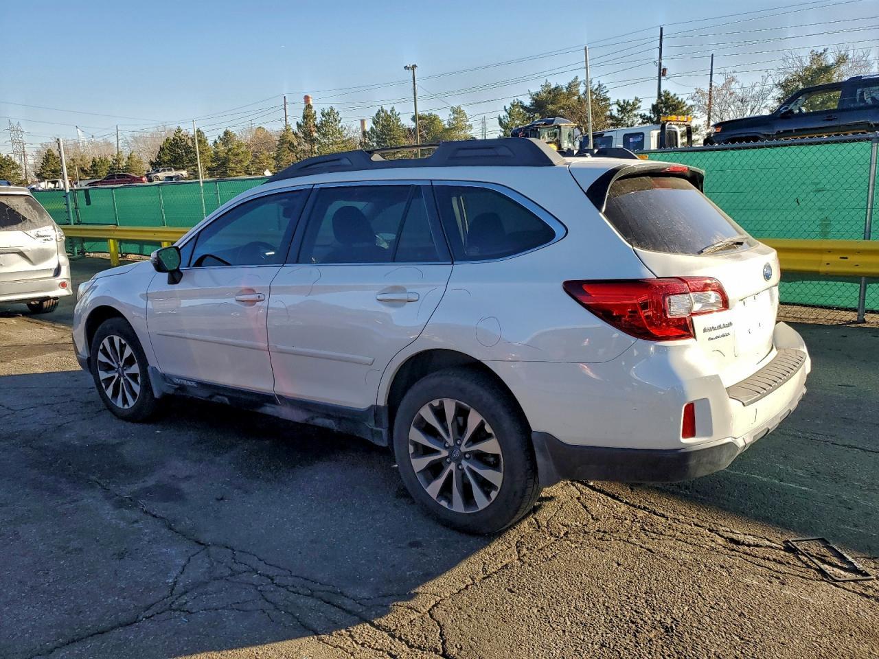 2015 SUBARU Outback