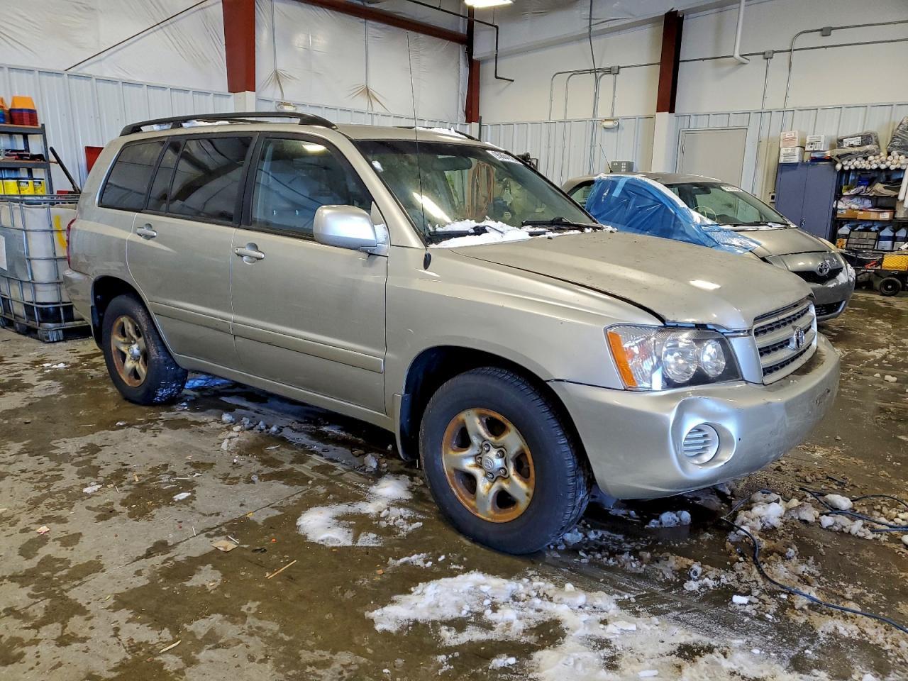 2003 TOYOTA HIGHLANDER