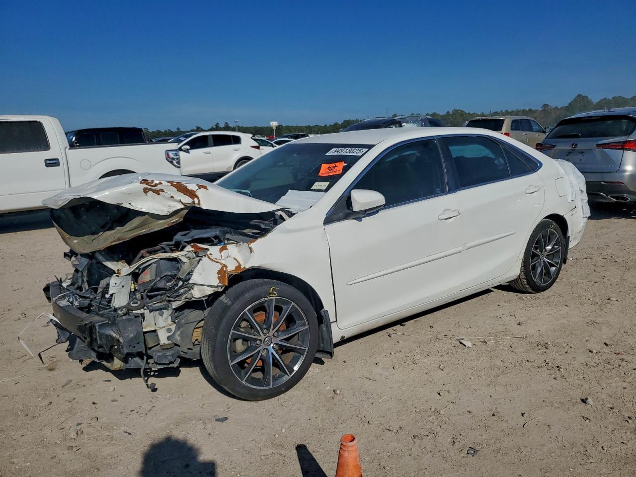 2016 TOYOTA CAMRY
