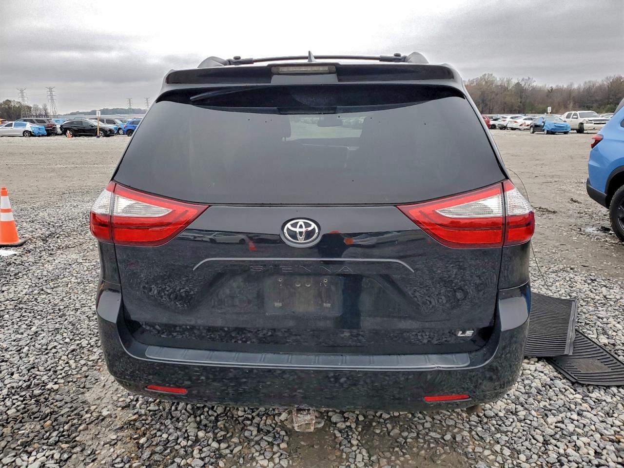 2018 TOYOTA SIENNA