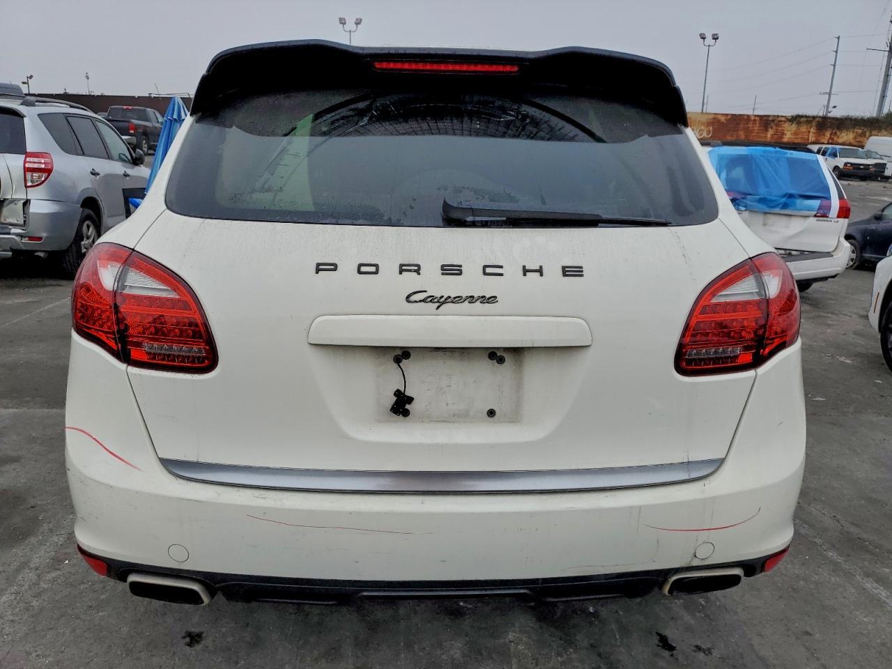 2011 PORSCHE CAYENNE