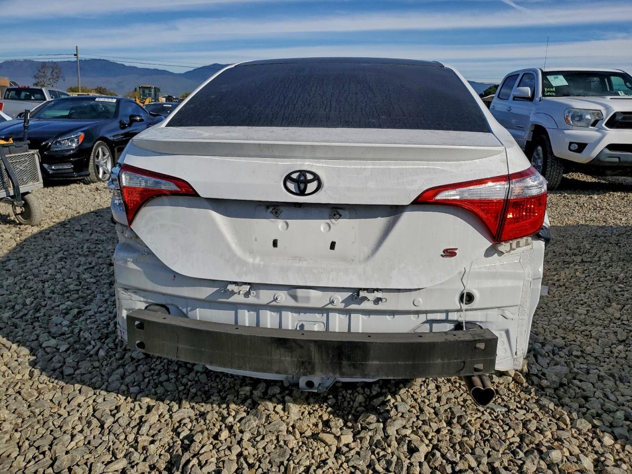 2016 TOYOTA COROLLA