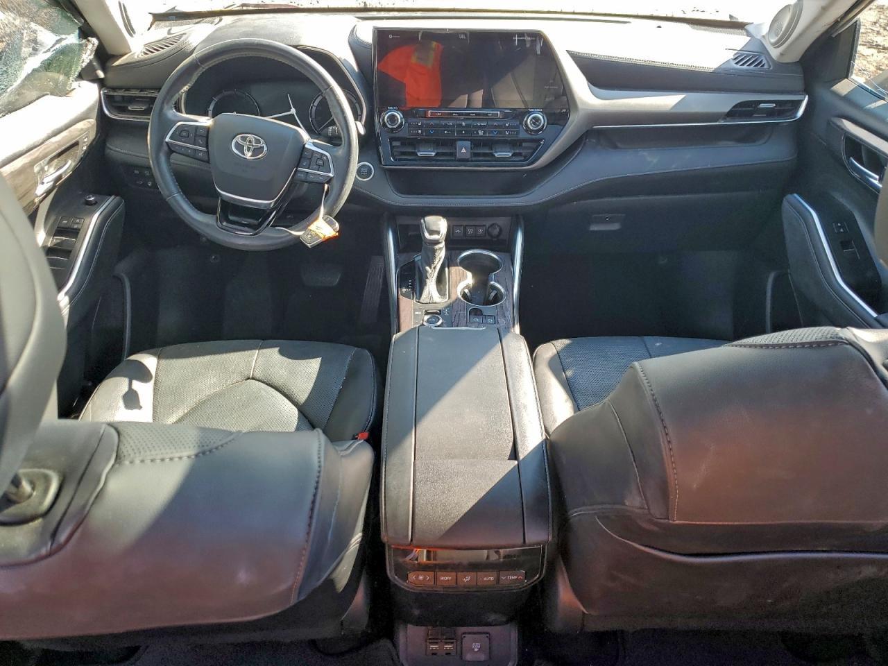 2020 TOYOTA HIGHLANDER