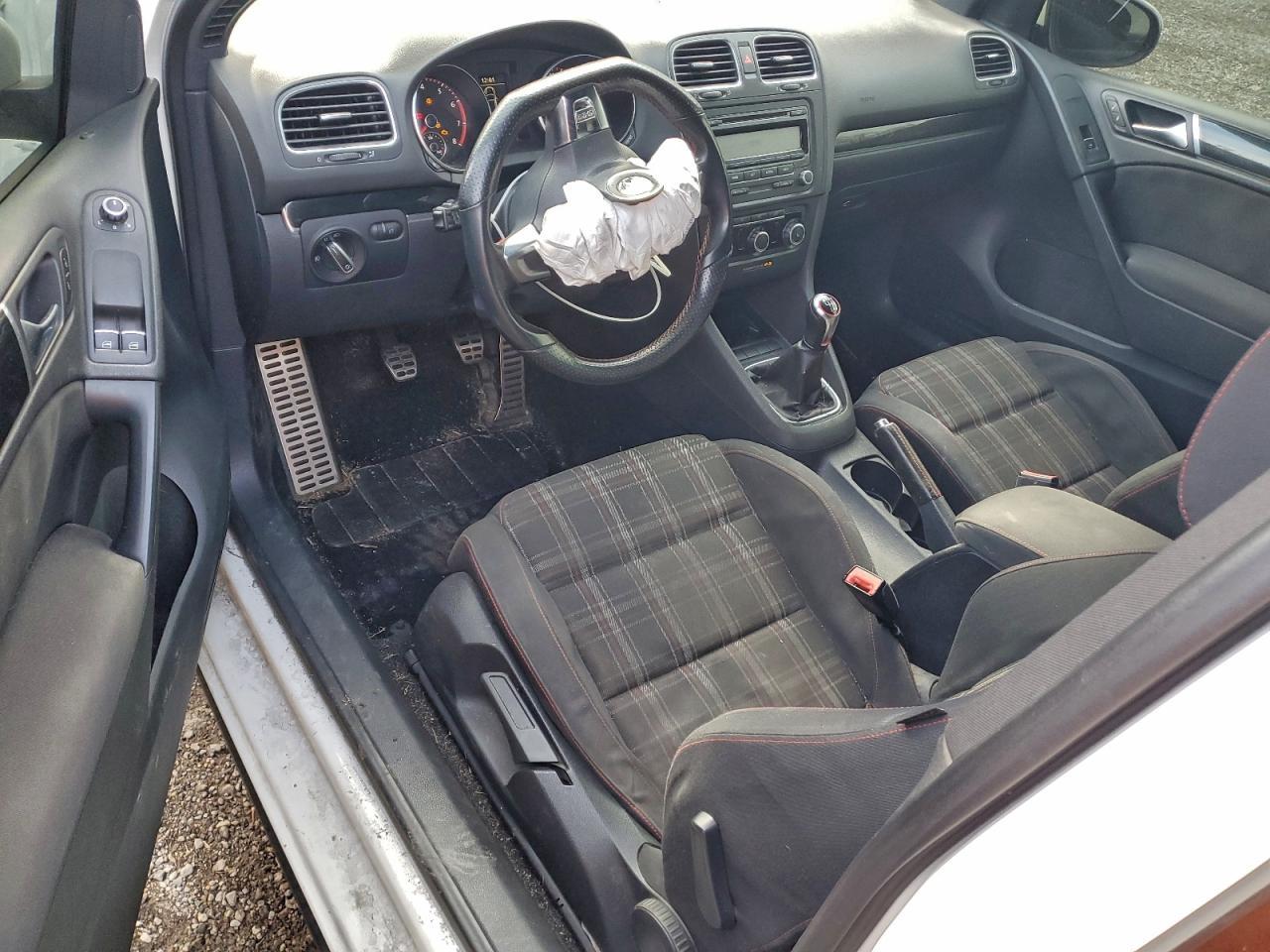 2011 VOLKSWAGEN GTI