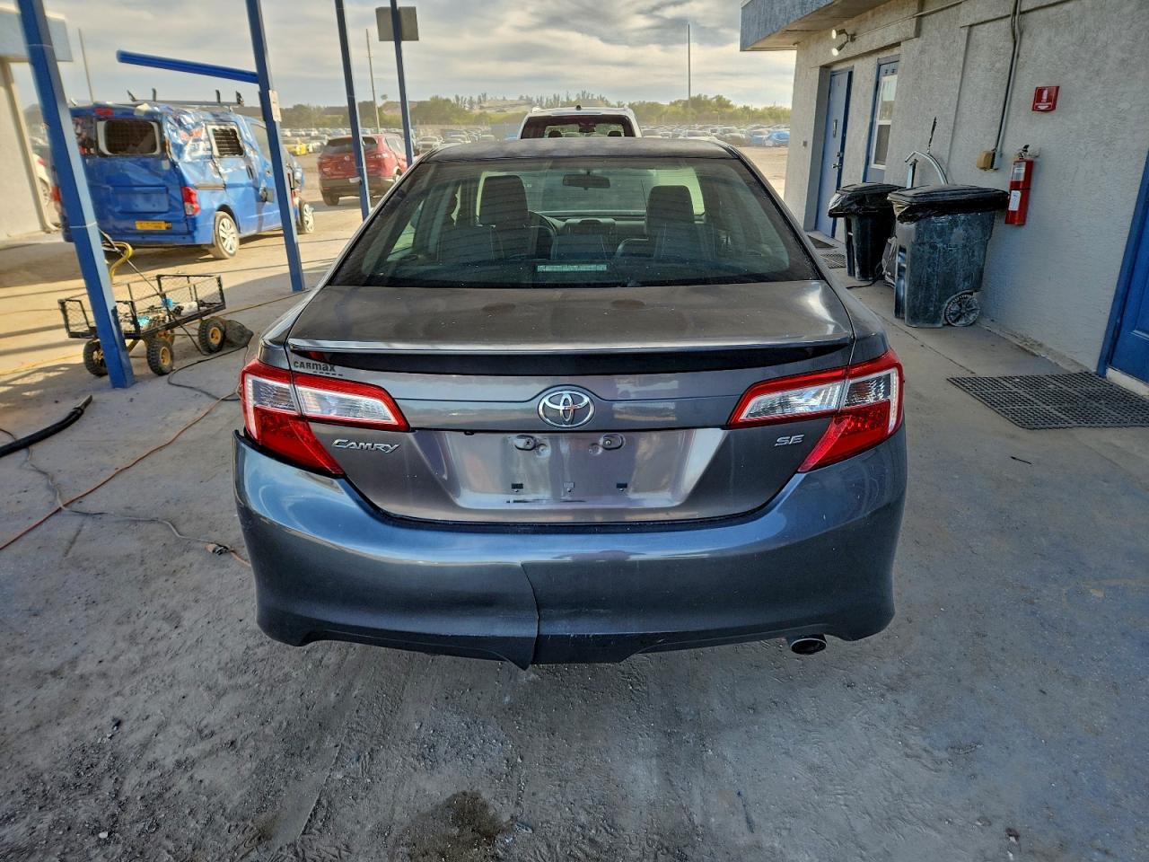 2014 TOYOTA CAMRY