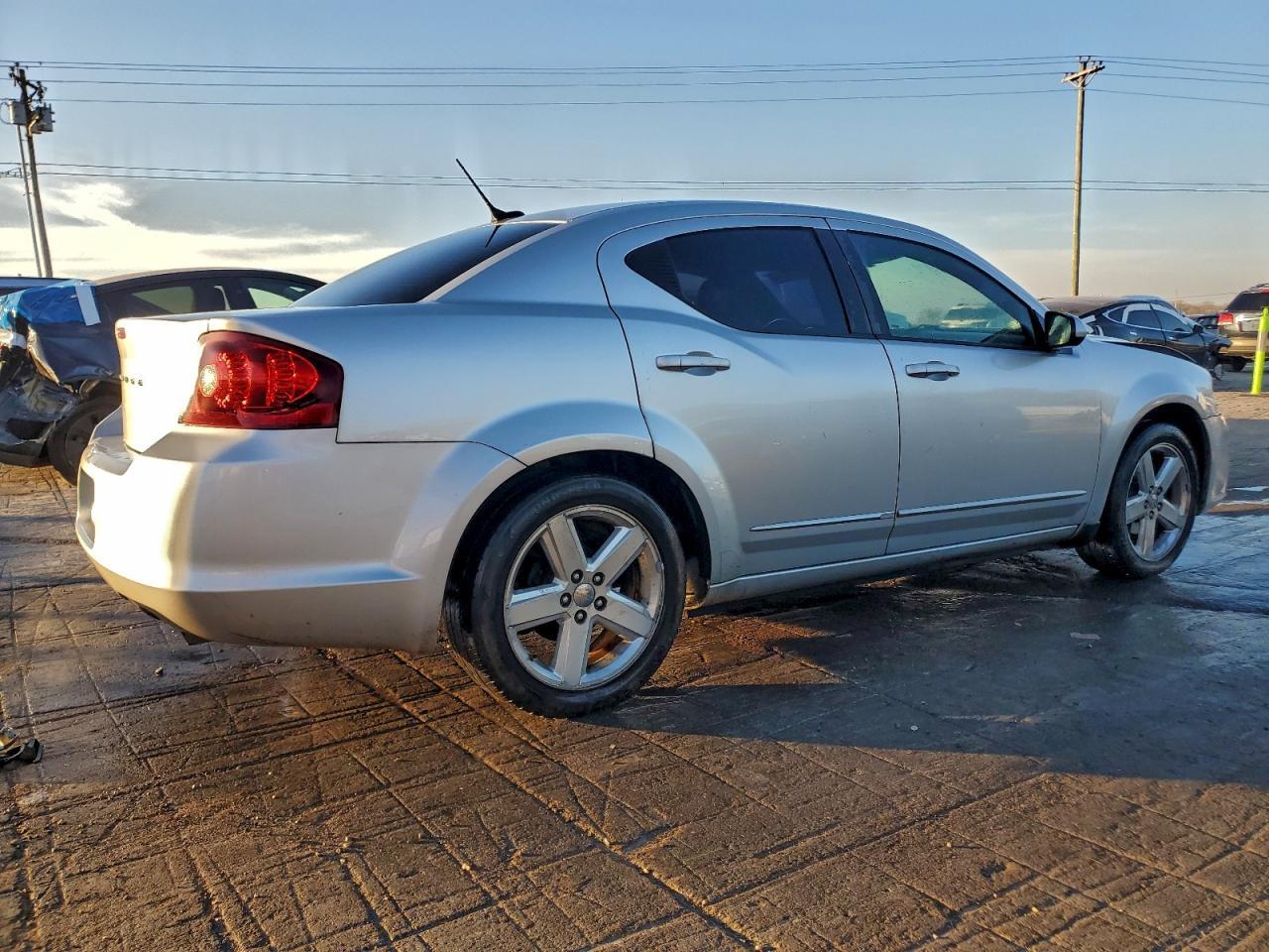 2011 DODGE Avenger