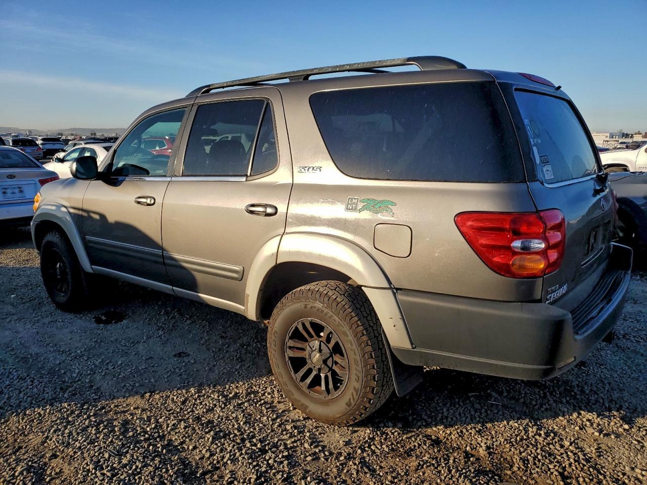2004 TOYOTA Sequoia
