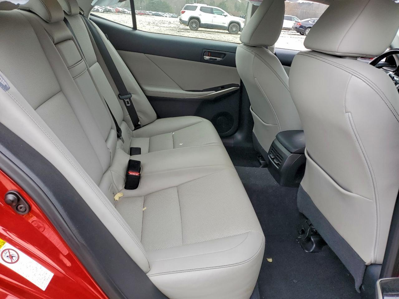 2016 LEXUS IS 300