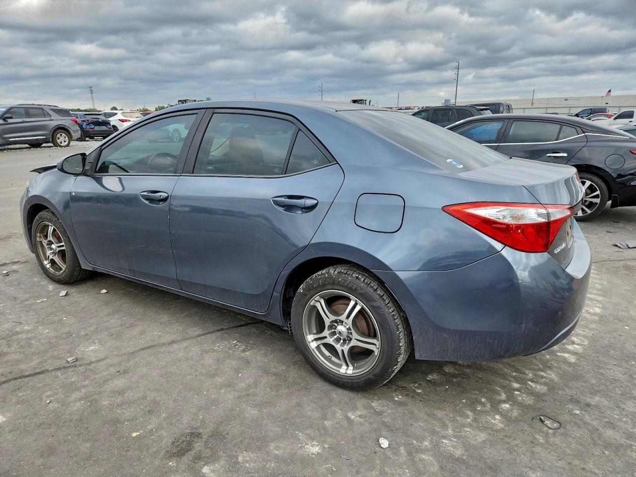 2015 TOYOTA COROLLA