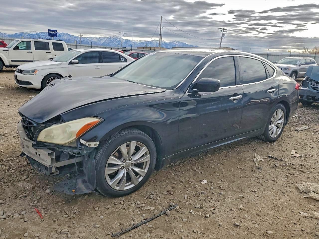 2011 INFINITI M37
