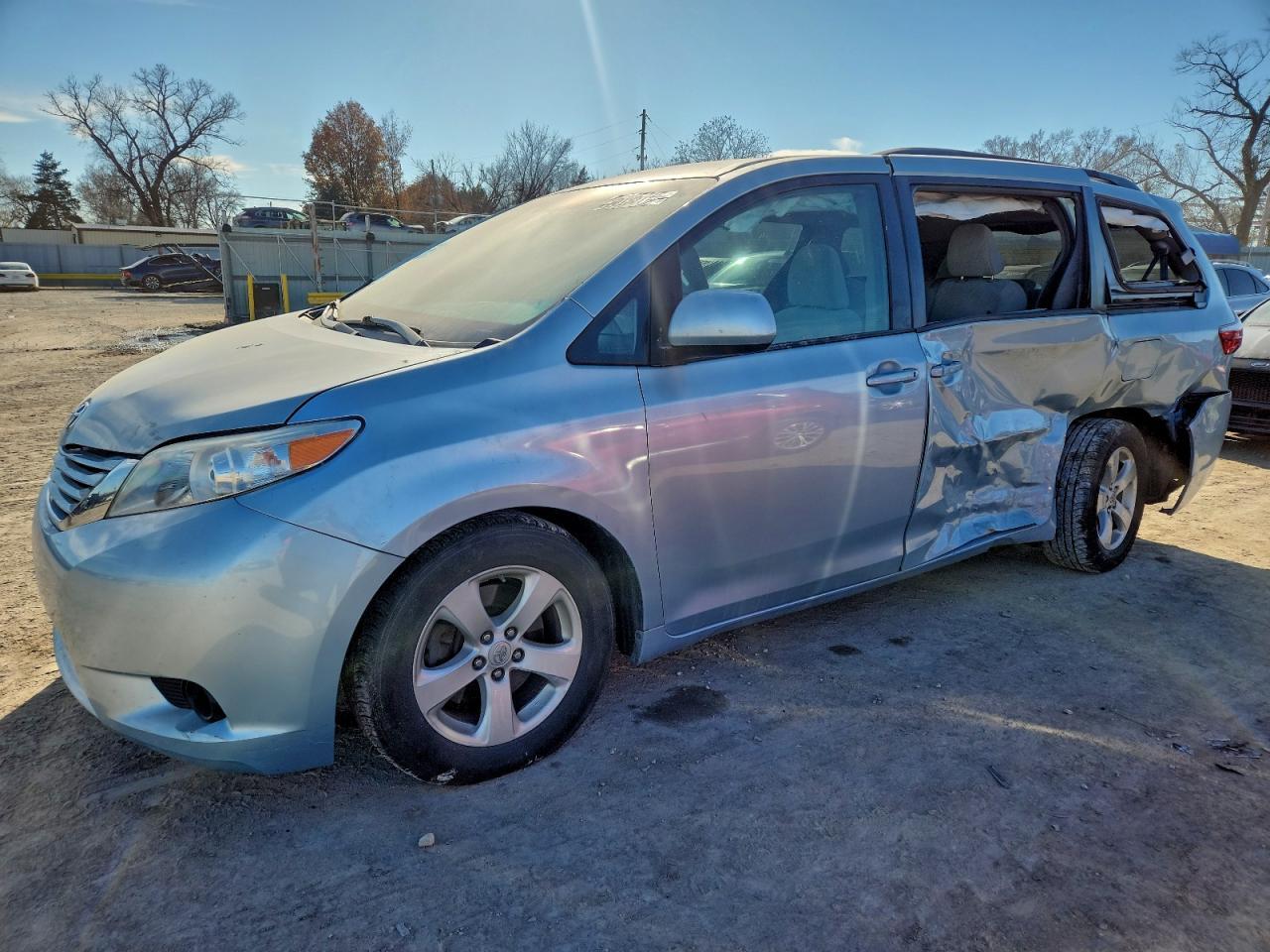 2017 TOYOTA SIENNA