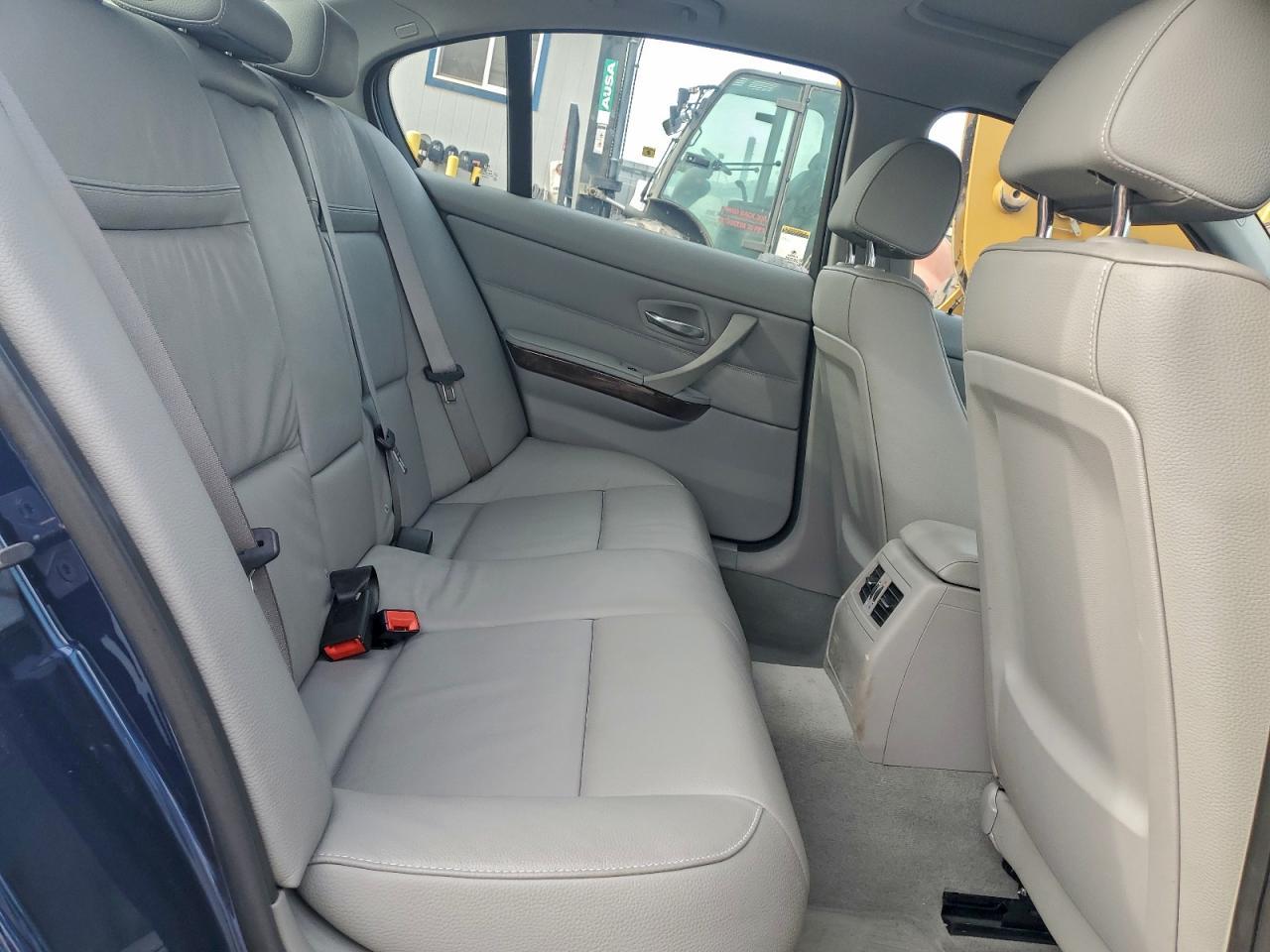 2011 BMW 3 SERIES