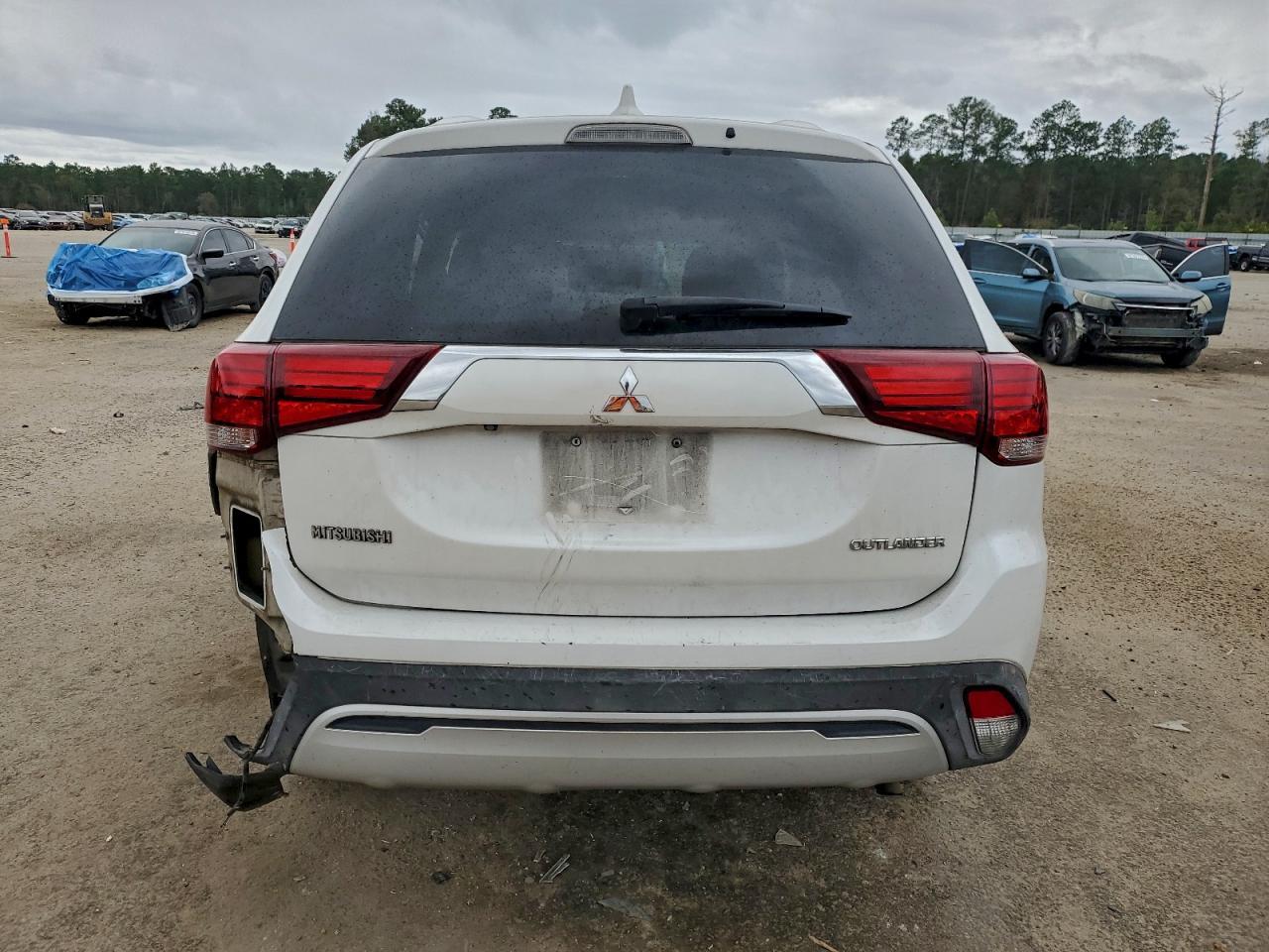 2019 MITSUBISHI outlander