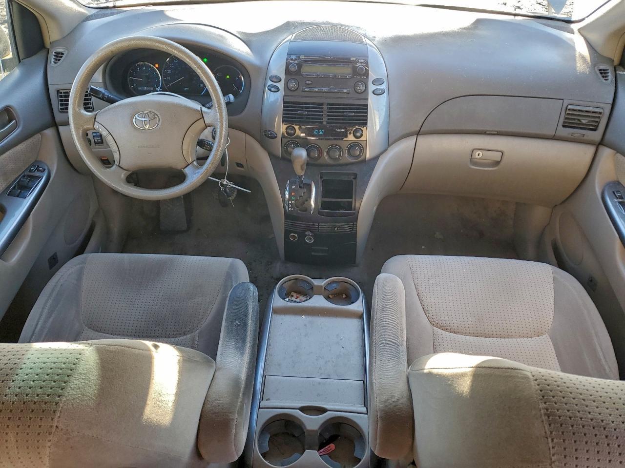 2009 TOYOTA SIENNA
